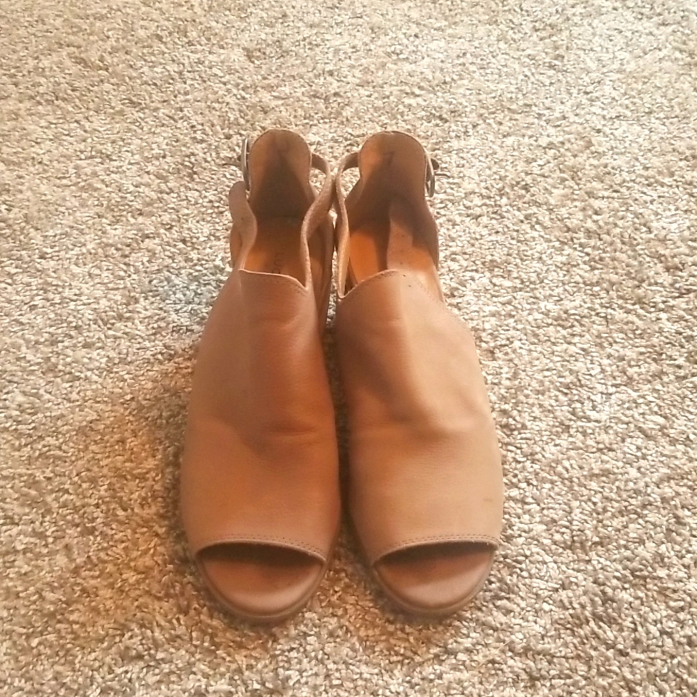Lucky Brand Open Toed Heels Size 6 1/2